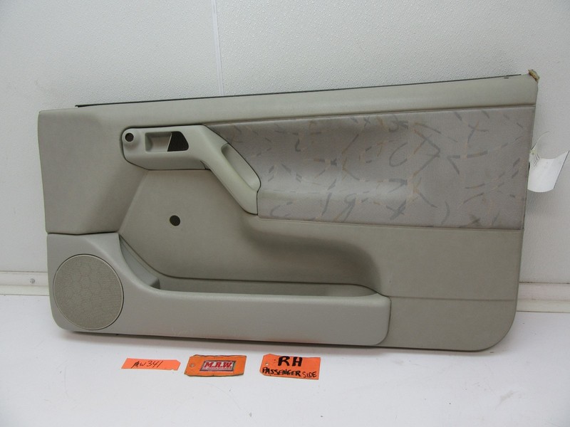 GOLF CABRIO CONVERTIBLE FRONT DOOR PANEL RIGHT R RH RF PASSENGER ARM REST COVER
