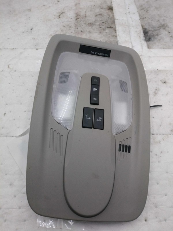 Used Front Upper Center Console fits: 2016 Chevrolet Equinox roof w/o sunroof Fr