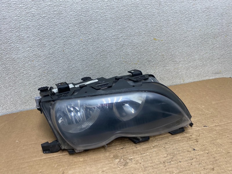 2002 to 2005 BMW 3 E46 Sedan Right Passenger RH Halogen TYC Headlight Z2904 DW