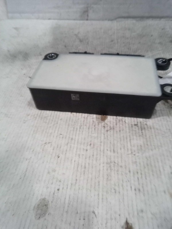 Used Air Bag Module fits: 2014 Chevrolet Impala Air Bag below RH front seat ID 2