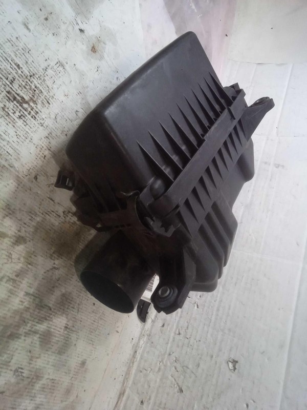 2016 Hyundai Elantra Air Cleaner Assembly OEM Used 1.80L 89000 Miles