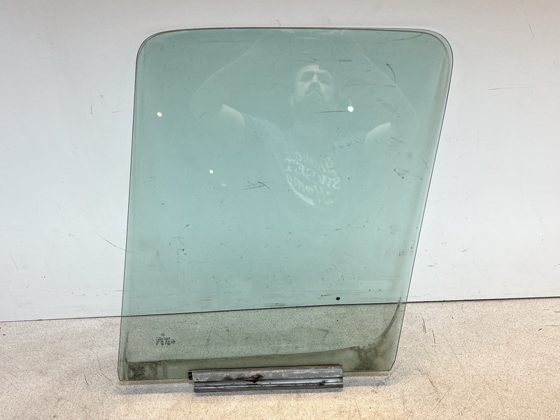 02-06 Dodge Mercedes Sprinter T1N Front Right Door Window Glass Passenger Side