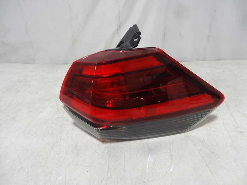 2017-2020 Nissan Rogue Right Passenger Tail Light Assembly