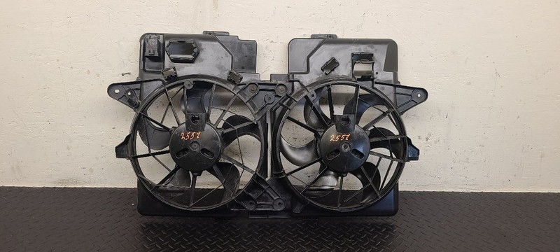 01-04 Ford Escape 3.0L V6 Cooling Fan Assembly OEM 2L8Z-8C607-GA