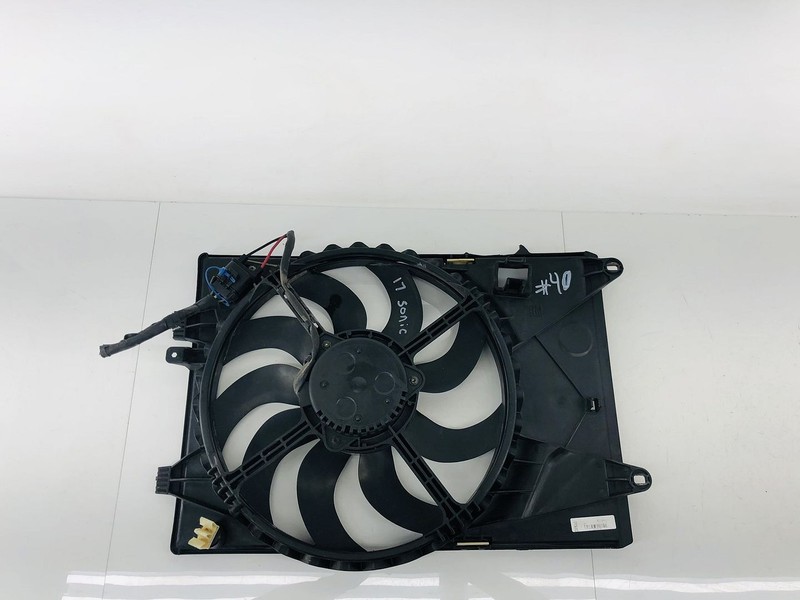 12-18 CHEVROLET SONIC 1.8L GAS ENGINE MOTOR COOLING RADIATOR FAN SHROUD OEM #40