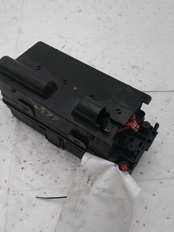 2007 Pontiac G6 Fuse Box OEM 15858845 3.5L 3.9L White Used 196K Miles
