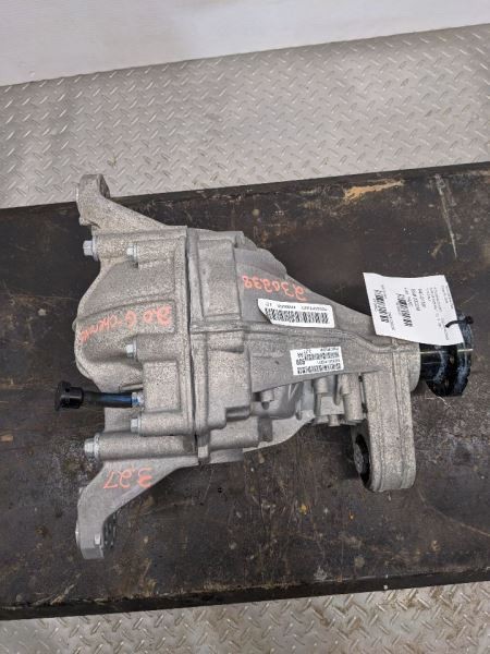 Carrier Rear 230mm Ring Gear 9.06'' 3.6L Fits 16-20 DURANGO 1095622