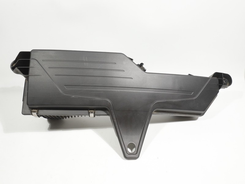 2015-2018 BMW F30 320i 330i Engine Air Intake Cleaner Filter Box Housing OEM