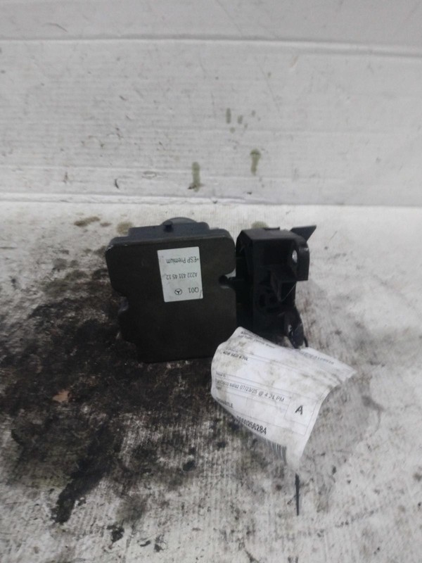 2015 Mercedes-Benz S-Class ABS Hydraulic Assembly OEM 2224310400 118k Miles