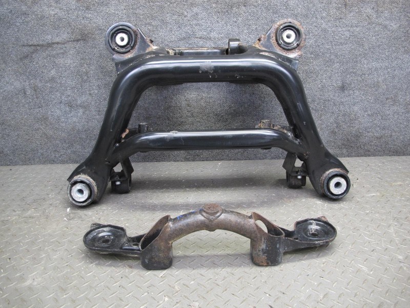 03-06 BMW E46 M3 S54 REAR SUSPENSION DIFFERENTIAL CROSSMEMBER SUBFRAME SUPPORT