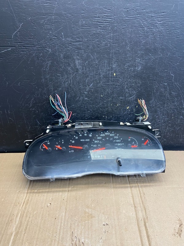 2006 Ford E350 Gauge Speedometer Cluster OEM ad7146 DG