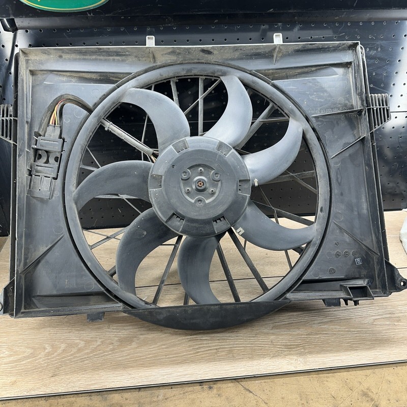 03-12 Mercedes R230 SL500 SL550 Engine Motor Cooling Radiator Fan Shroud OEM
