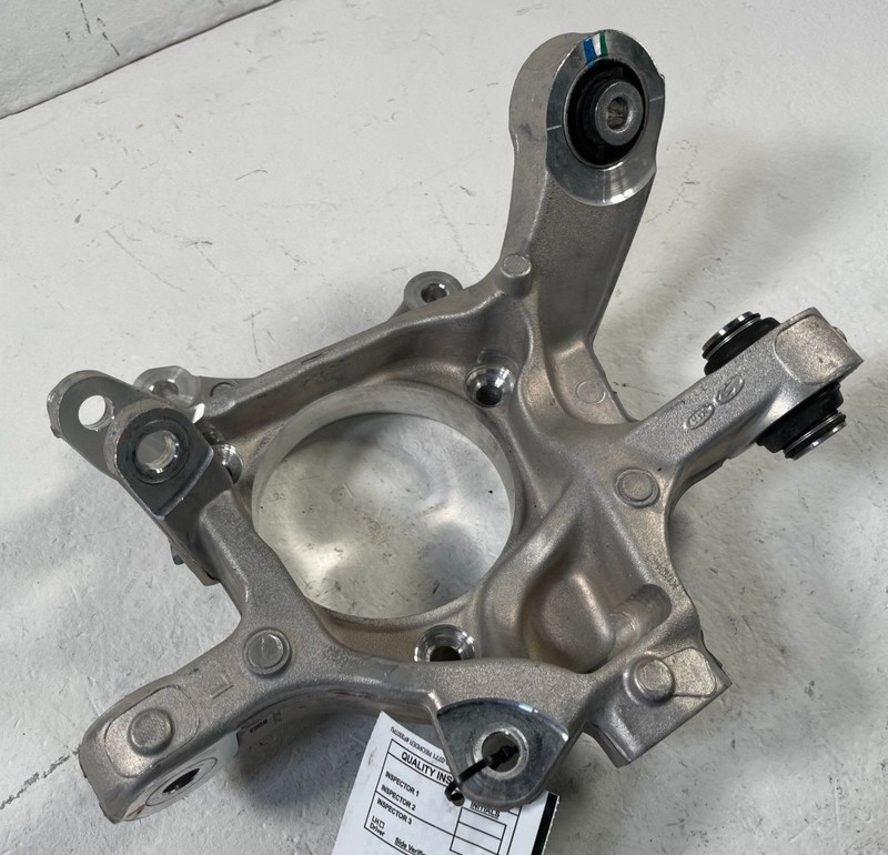 22-26 HYUNDAI IONIQ 5 6 REAR LEFT DRIVER SIDE WHEEL SPINDLE KNUCKLE HUB # 109115