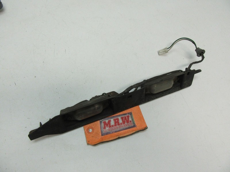 94-99 CELICA HB LIFTBACK LICENSE PLATE LIGHT LAMP LIGHT BULB SOCKET REAR HATCH