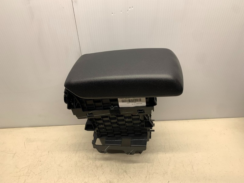 2018-2022 FORD ECOSPORT CENTER CONSOLE ARM REST AND STORAGE ASSEMBLY BLACK OEM
