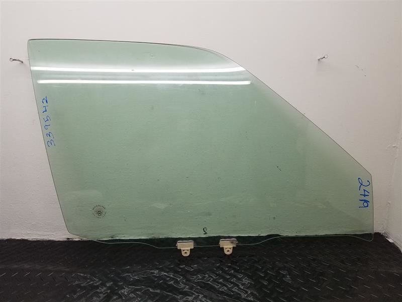 96-04 Nissan Pathfinder Front Right Passenger Door Glass Window OEM 80300-0W200