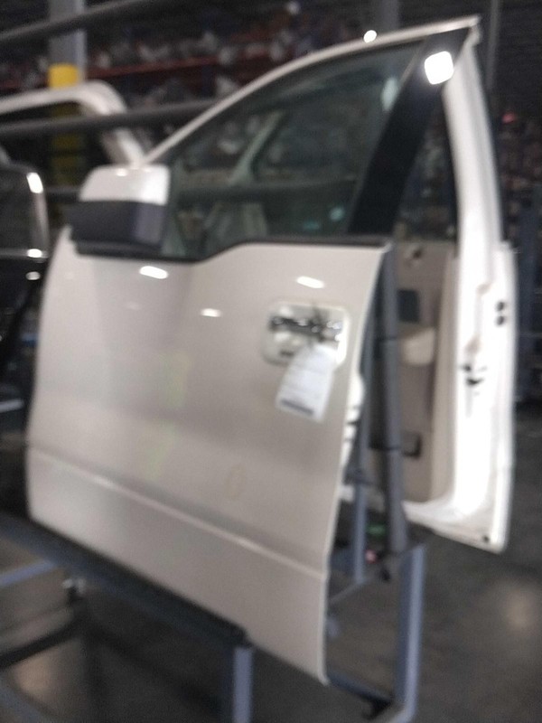 2008 Ford F150 Front Left Door White Used 121K Miles OEM Part #451736