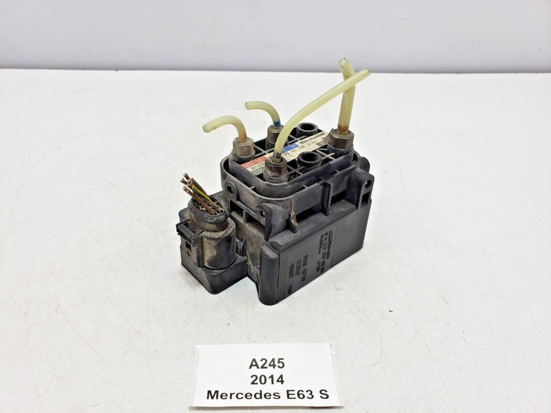✅ 10-18 OEM Mercedes W212 E63 AMG Airmatic Air Pneumatic Suspension Valve Block