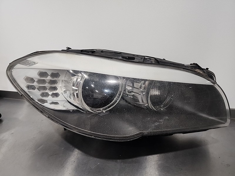 7203256 11-2013 BMW 528 535 F10 Headlight Headlamp Xenon HID Right Passenger OEM