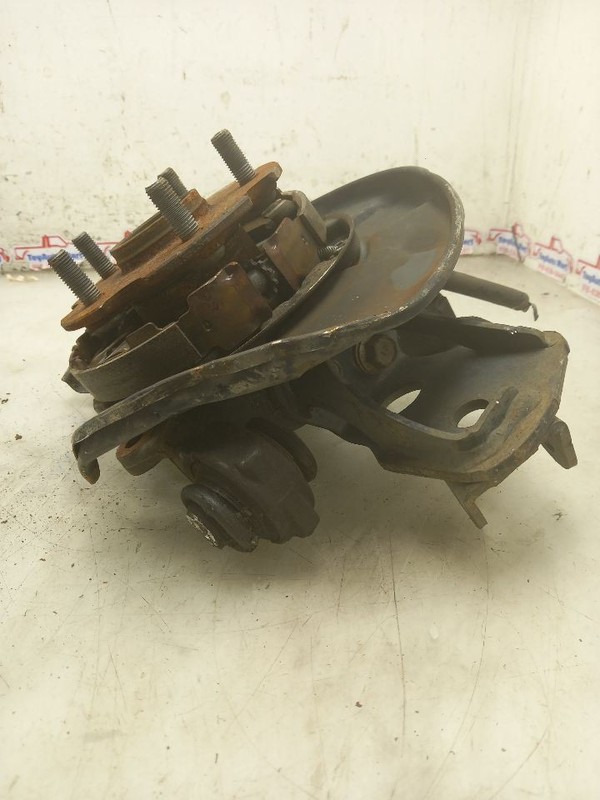 06-18 TOYOTA RAV 4 REAR PASSENGER RIGHT KNUCKLE STUB