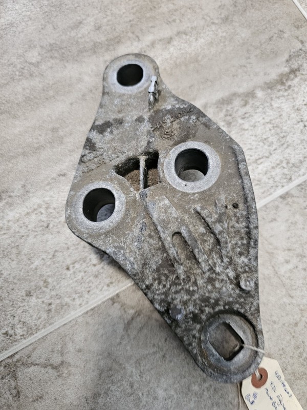 2004-2007 A8 Quattro Engine Transmission Front Support Bracket 4E0199603N