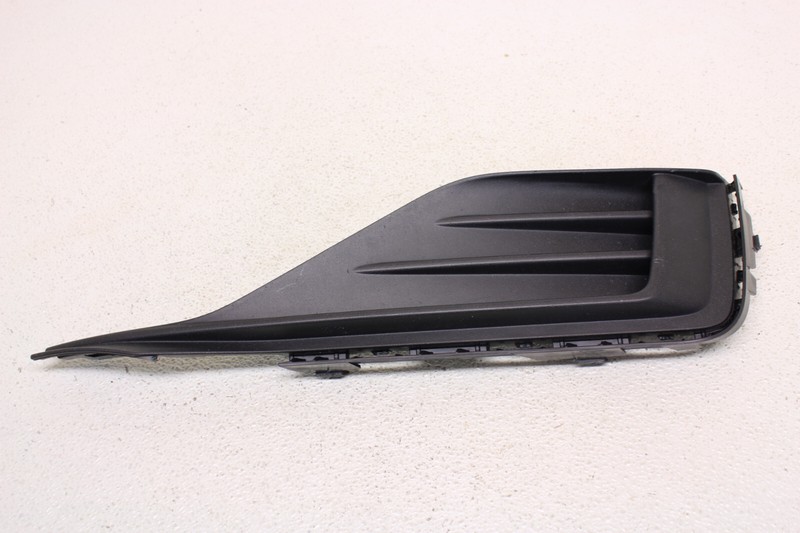 MK7 VW Jetta GLI Front Right Bumper Trim Molding Panel Genuine Oem 2019-2021