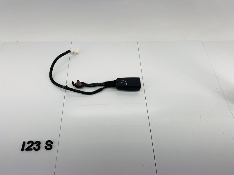 17-20 HYUNDAI ELANTRA FRONT LEFT DRIVER SIDE SEAT BELT TENSIONER BUCKLE OEM