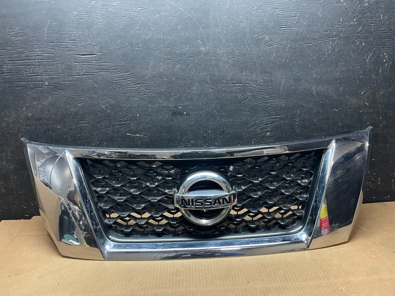 2013 to 2016 PathfinderFront Upper Chrome Camera Grill Grille OEM AA9059 DG