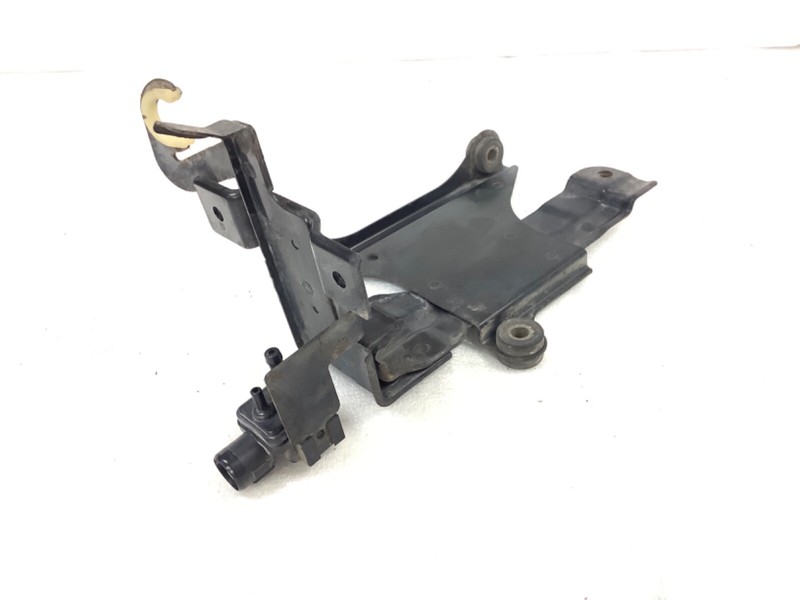 02-04 Acura RSX Bracket Gas Evap Charcoal Canister Stay Sensor Vent MAP Used OEM