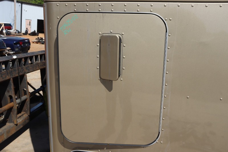 2013-2020 KENWORTH T680 PACCAR RIGHT SIDE SLEEPER CAB COMPARTMENT DOOR LID OEM