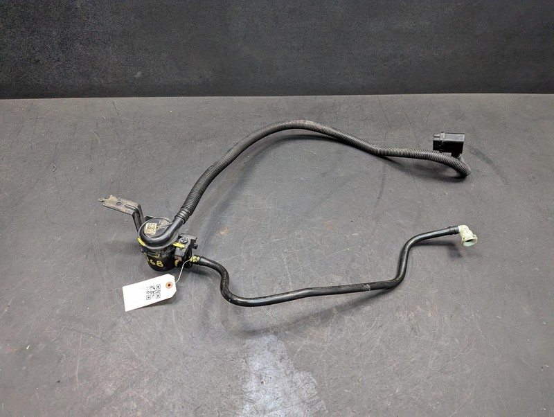 Fuel Vapor Canister Vent Valve w/ Hoses 2017 Cadillac Escalade ESV 2018 - 2020