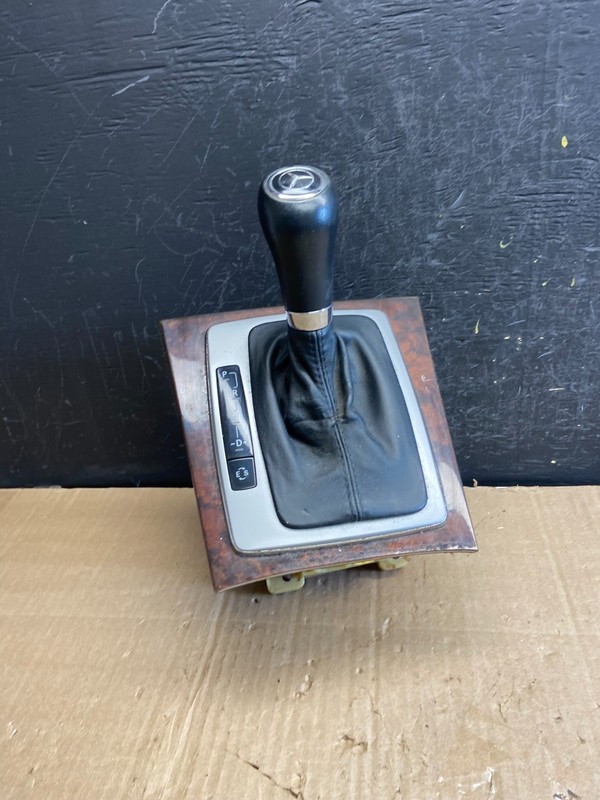 2008 - 2011 Mercedes W204 C350 C300 C250 Center Console Shift Shifter AE1837 DG