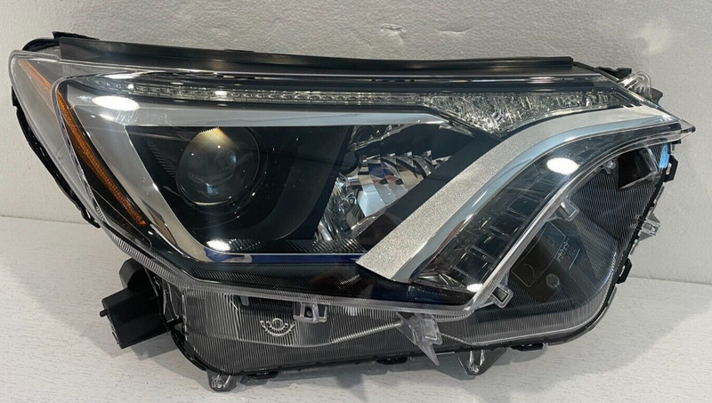 2016-2018 Toyota Rav4 RH Headlight Lamp ASSY OEM