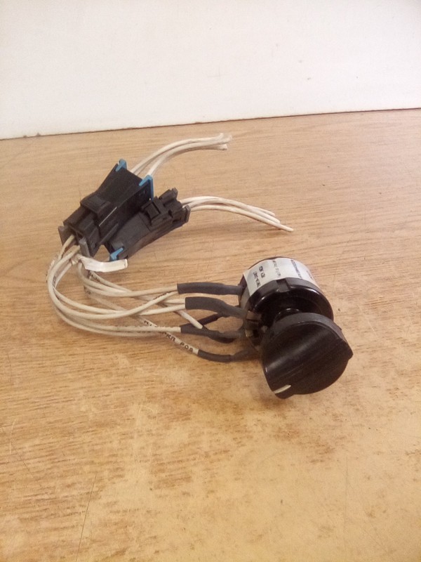Western Star 59010-3407 Volume Control Switch W/Harness