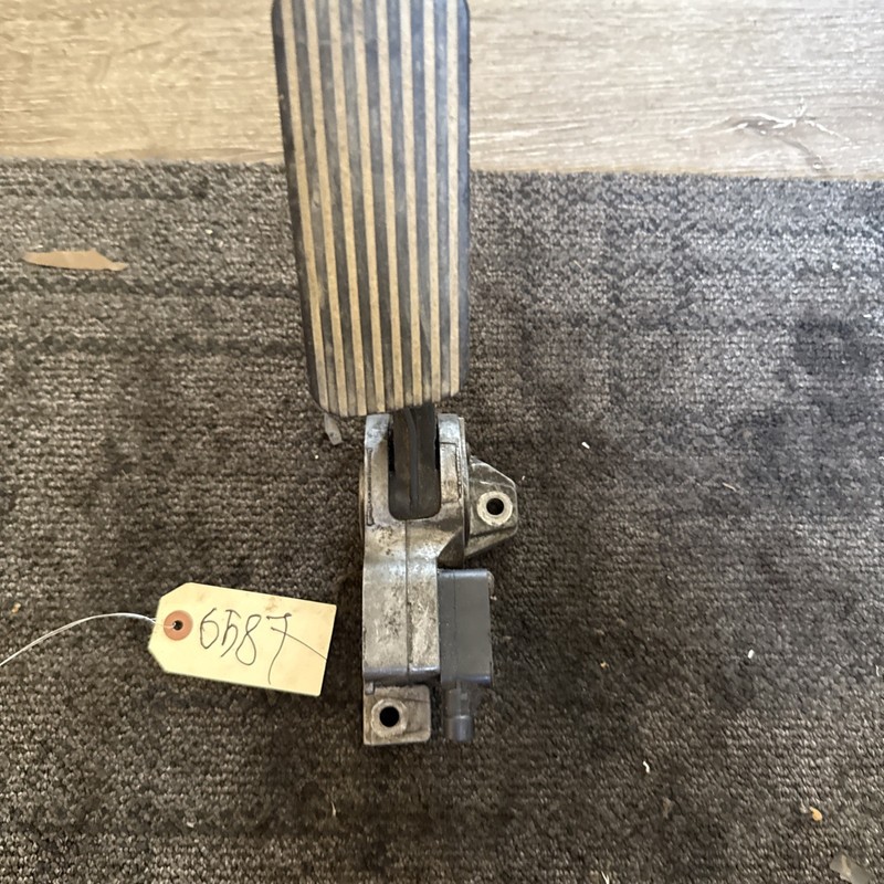 FREIGHTLINER CASCADIA BENDIX FUEL PEDAL- P/N: 5005750