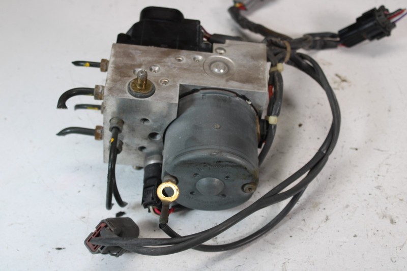 2003 2004 Infiniti G35 Sedan Automatic ABS Pump Module OEM