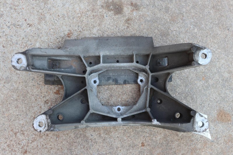 2010-2017 AUDI S5 QUATTRO AUTOMATIC TRANSMISSION CROSSMEMBER MOUNT BRACKET OEM