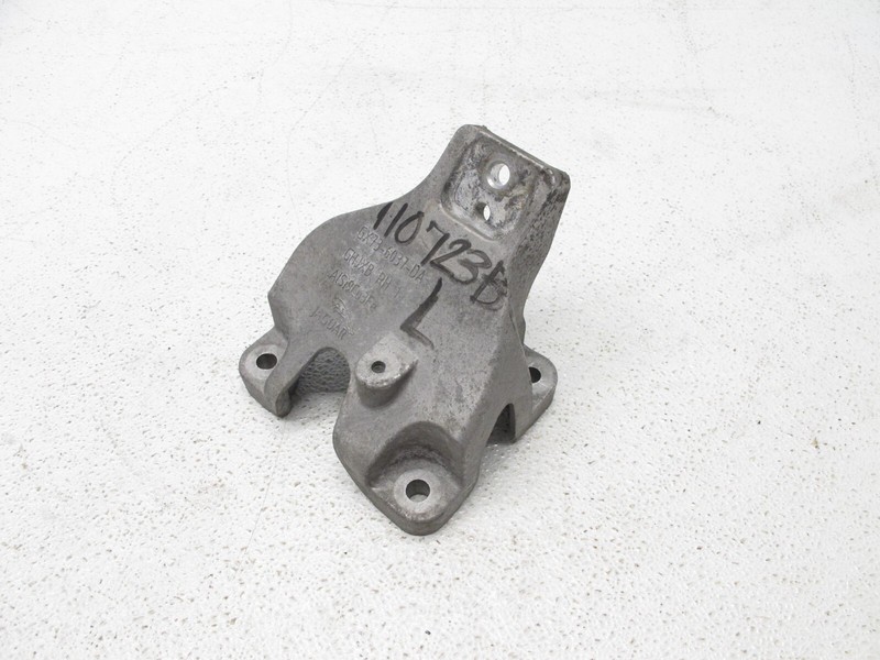 16-20 JAGUAR X260 XF 17-19 XE 3.0 S/C ENGINE MOUNT BRACKET LEFT DRIVER OEM 11072