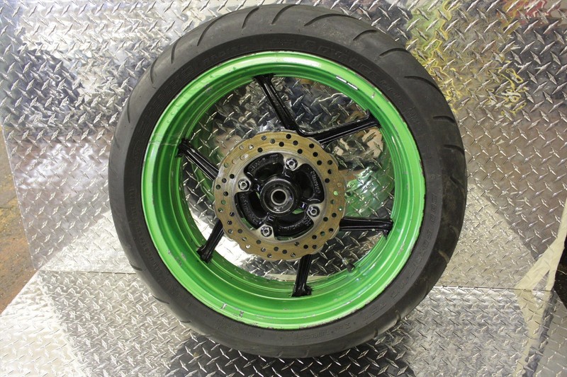 2006 KAWASAKI ZX 10 R NINJA REAR WHEEL RIM TIRE W/BRAKE ROTOR DISC ZX 1000 ZX10R