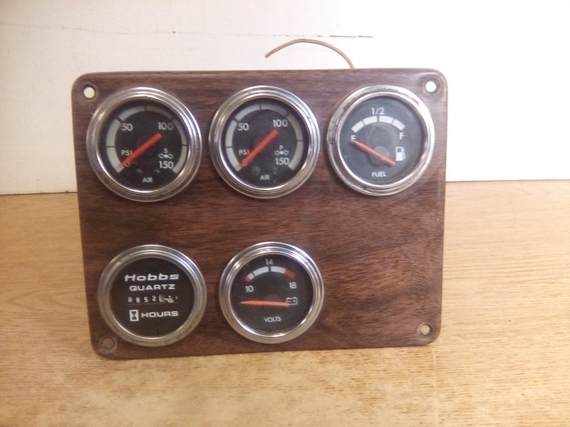 Freightliner FLD Gauge Cluster 22-20982-002