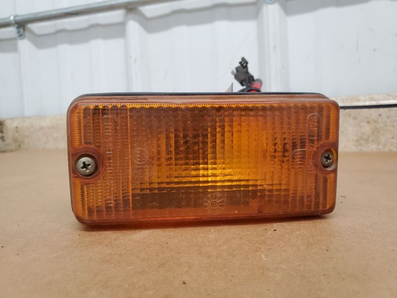 Passenger Corner/Park Light Park Lamp-turn Signal Fits 75-83 FIAT 124 285831