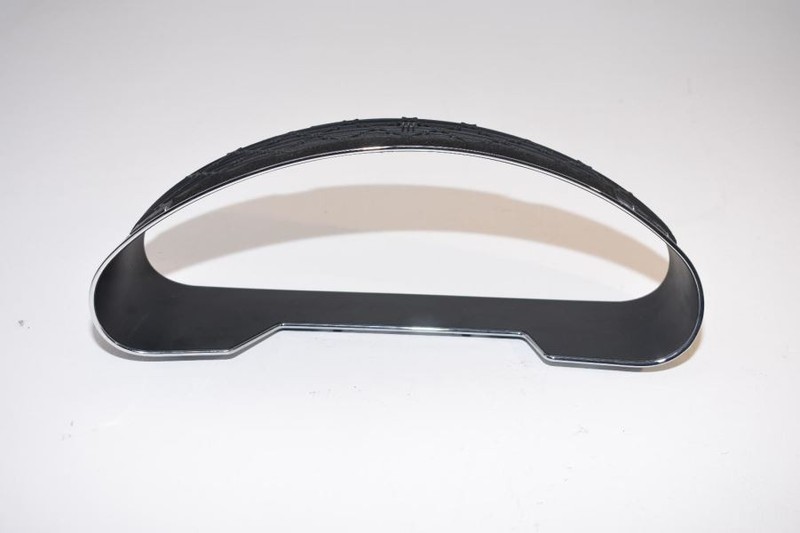 2007-2011 MERCEDES BENZ CLS550 W219 SPEEDOMETER TRIM RING BEZEL 219 689 02 39