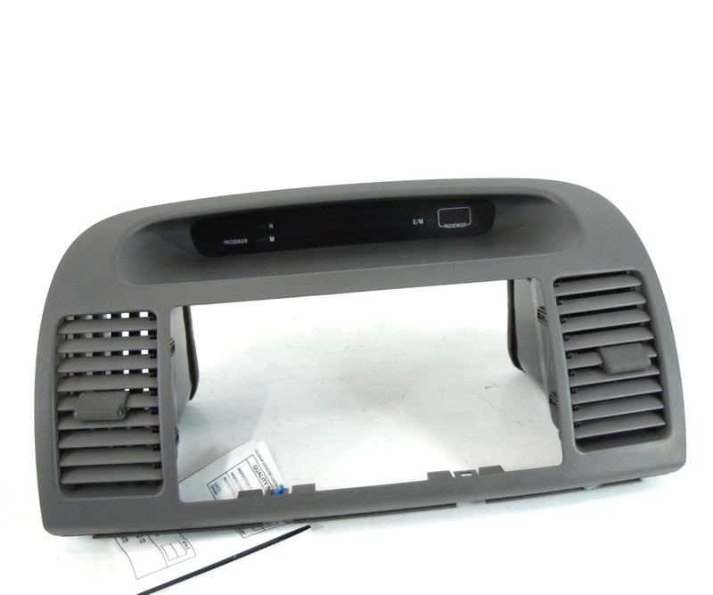 2004 04 Toyota Camry Center Dashboard Radio Trim Surround W/ Vents OEM