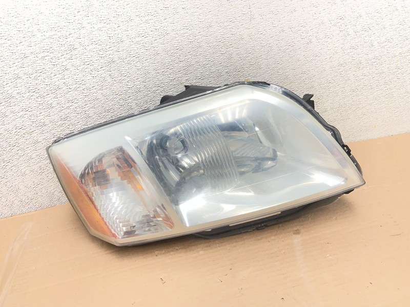 2004 - 2011 Mitsubishi Endeavor Headlight Right Passenger Rh Side Oem AA8713 DW