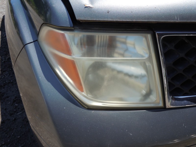 2005-2007 Nissan Pathfinder Halogen Headlight Passenger Right RH