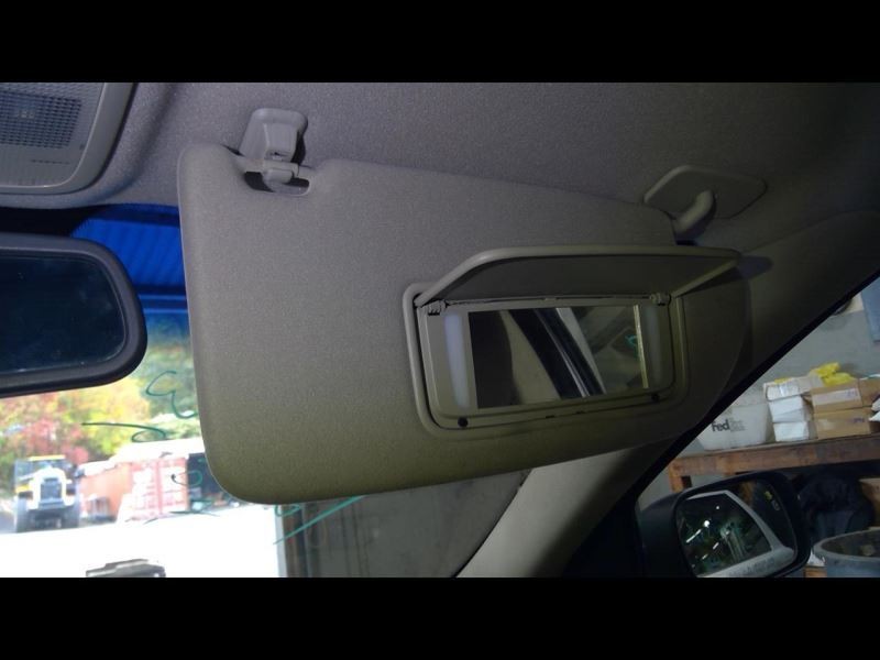 Passenger Sun Visor Illuminated Fits 01-02 VOLVO 60 SERIES 1453748