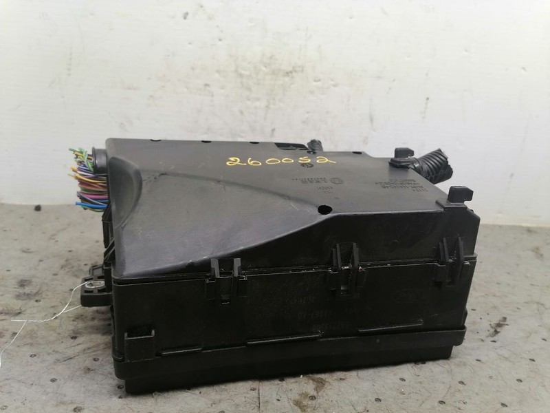 Fuse Box Engine With Automatic Engine Stop And Start Fits 18-19 MKC 1754232