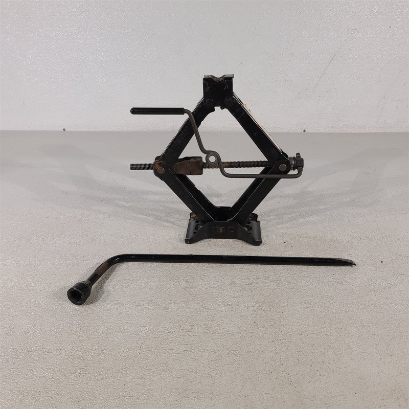 94-04 Ford Mustang Spare Tire Jack Scissor Lift Lug Wrench Aa7443