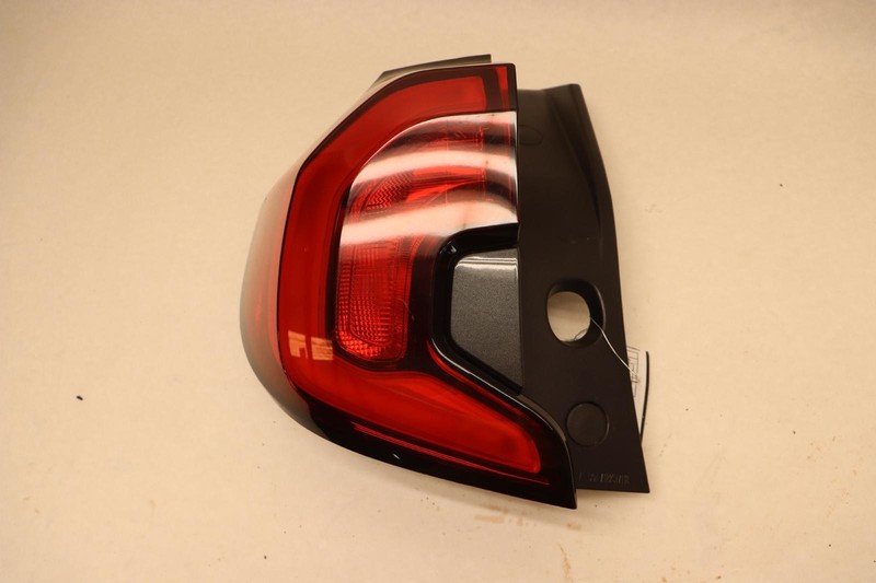 2018-2021 GMC TERRAIN SLE REAR LEFT DRIVER SIDE OUTER TAIL LIGHT LAMP OEM