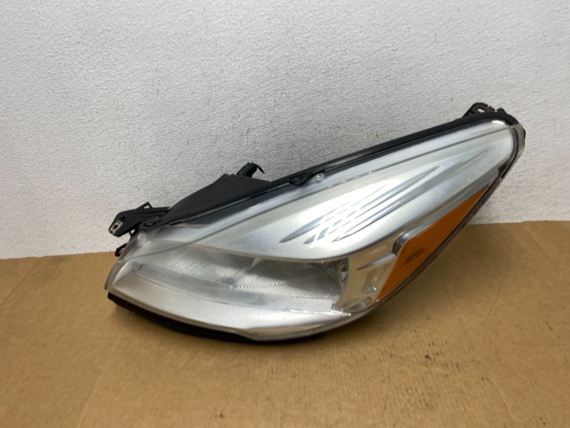2013 - 2016 Ford Escape Headlight Left Driver Lh Side Halogen AE2995 DW